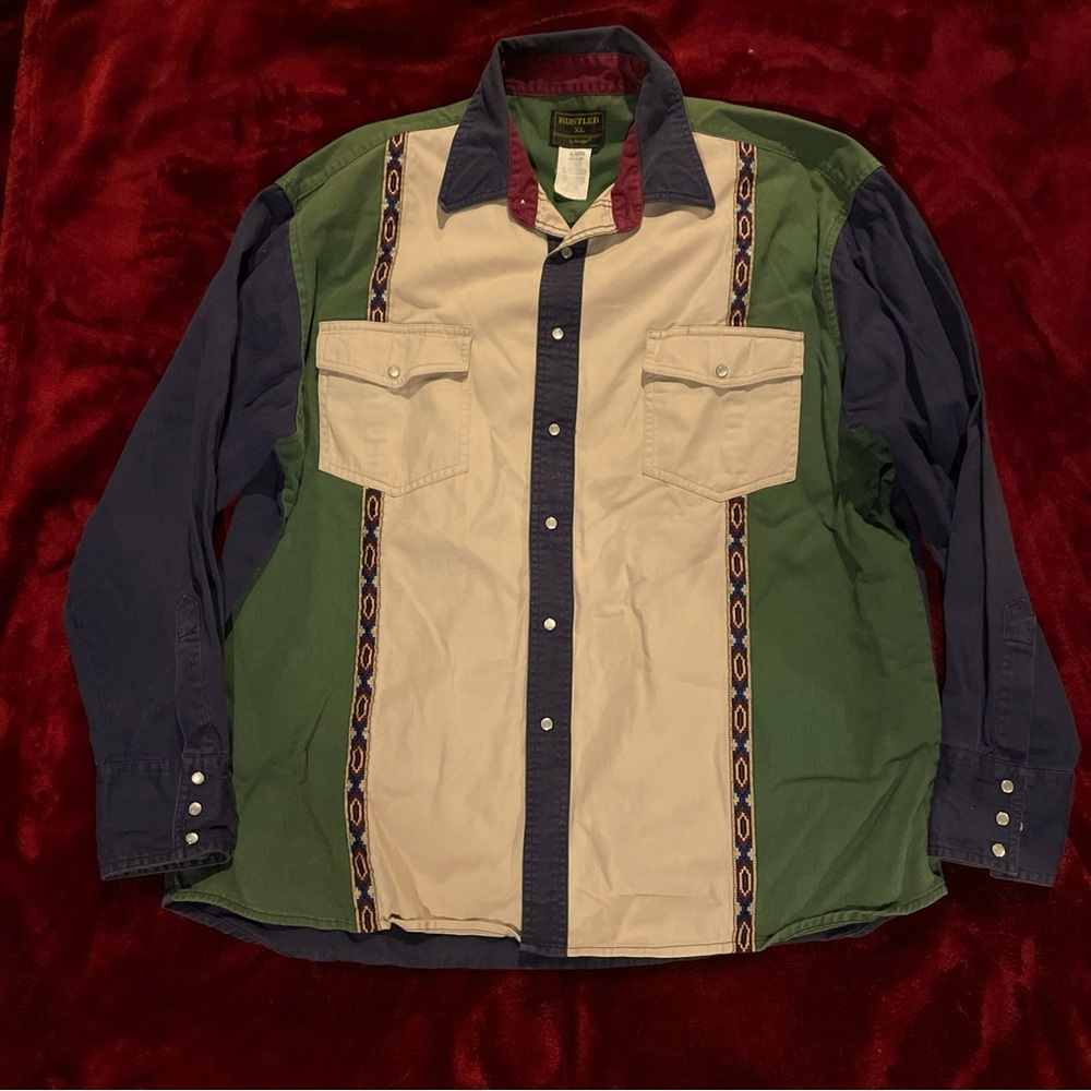 Rustler by Wrangler XL pearl snap button up shirt.  Geometric pattern.
